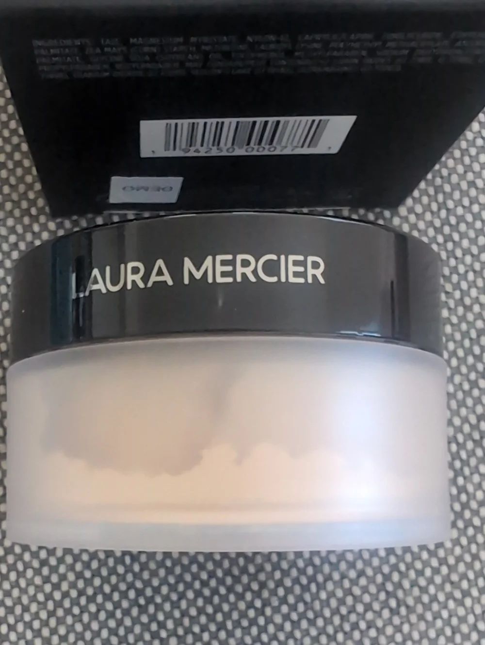 Laura Mercier Translucent Setting Powder- Translucent Honey